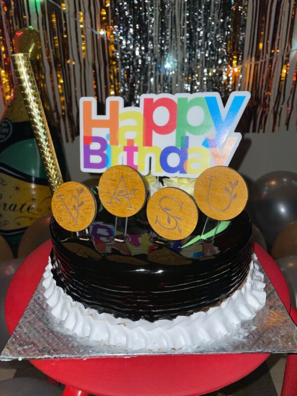 cake topper happy birthday and name - Bubbly Decors