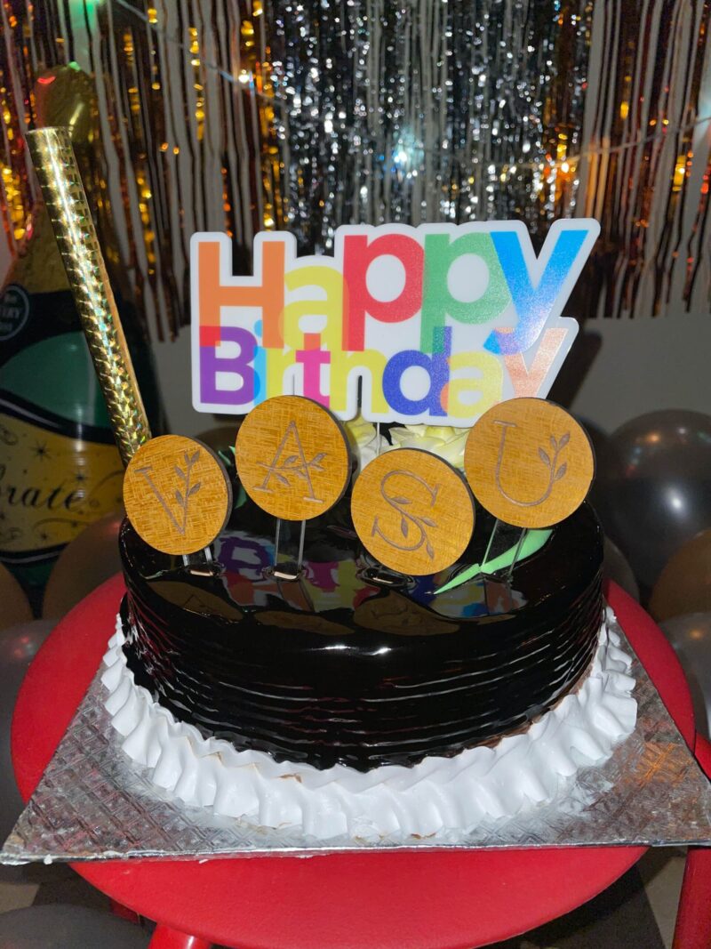 cake topper happy birthday and name - Bubbly Decors