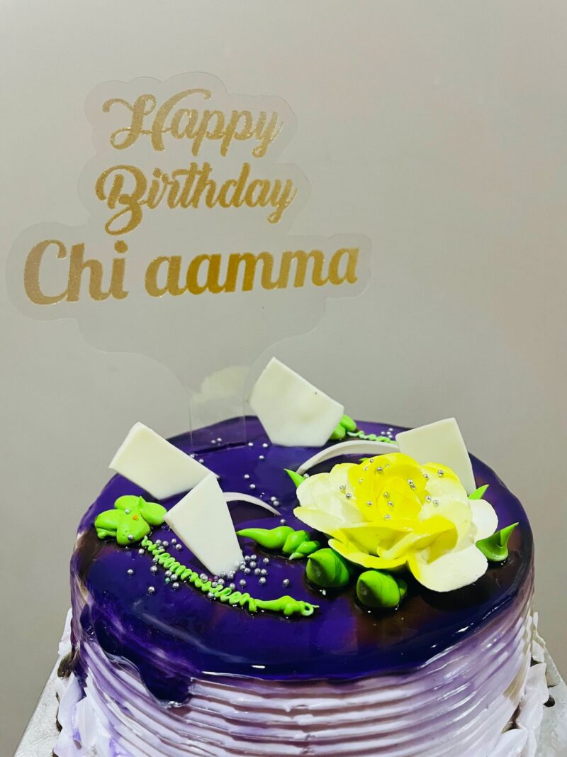cake topper gold colour painted - Bubbly Decors