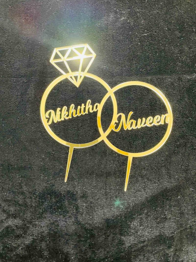 Cake topper couple ring - Bubbly Decors