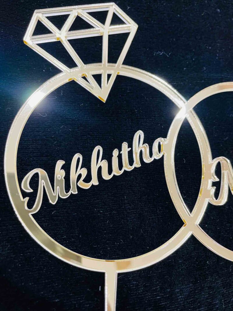 Cake topper couple ring - Bubbly Decors