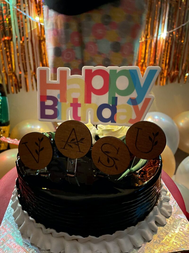 cake topper happy birthday and name - Bubbly Decors