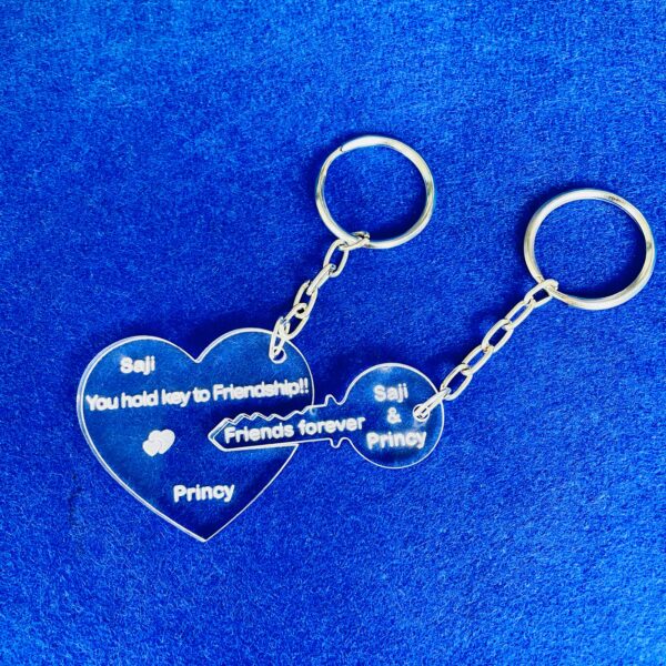 IMG_2241-pichi_cfc95d92-fac0-4064-9aec-0dfff9e599e4 keychain heart and key - Bubbly Decors