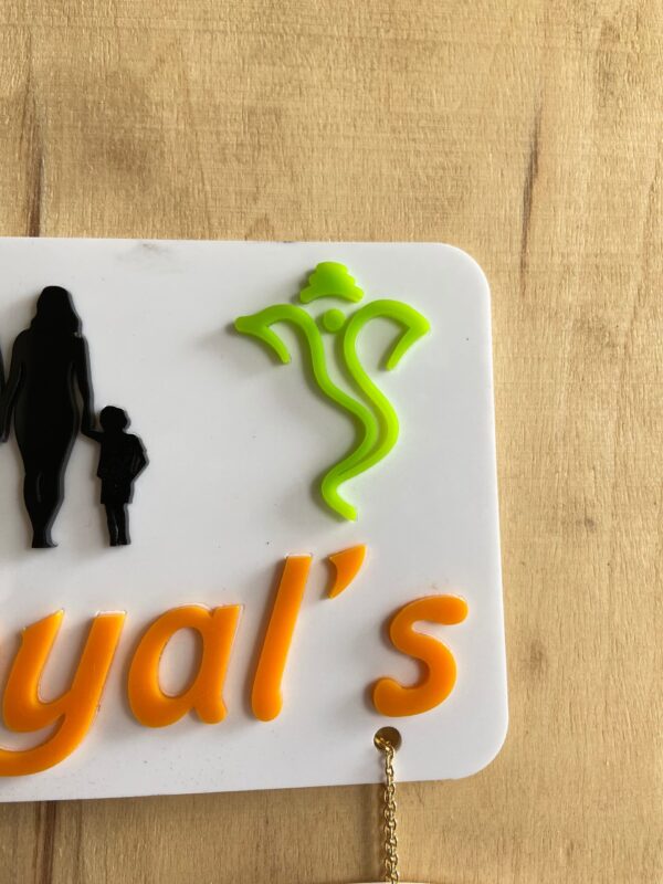 Name Board Family Acrylic - Bubbly Decors