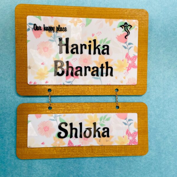 Pattern name board couple and kid - Bubbly Decors