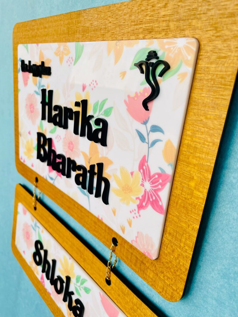 Pattern name board couple and kid - Bubbly Decors
