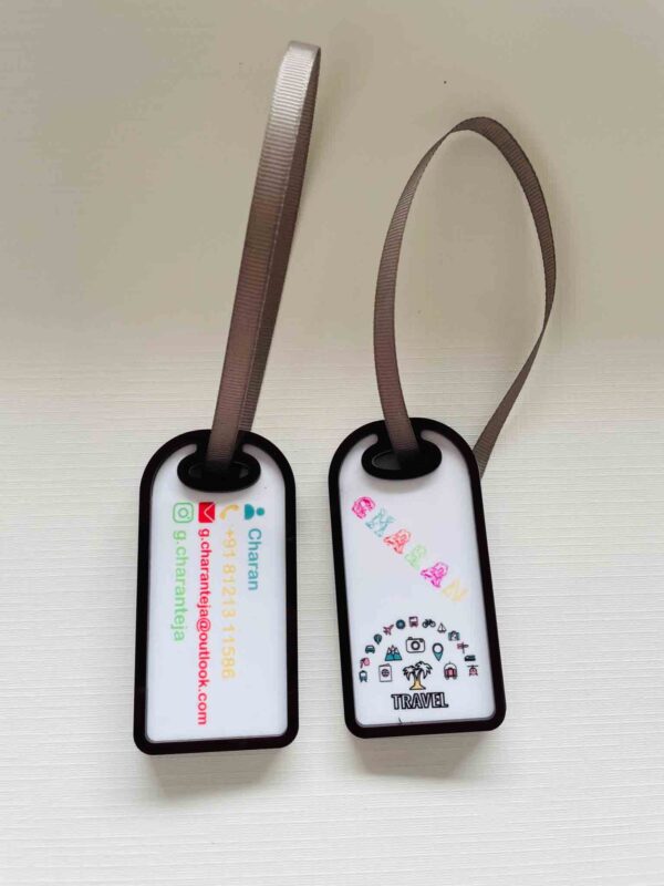 Luggage tag with details - Bubbly Decors