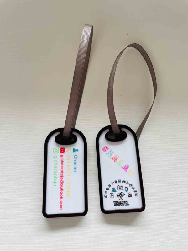 Luggage tag with details - Bubbly Decors