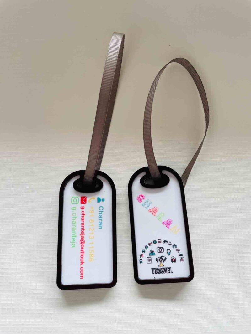 Luggage tag with details - Bubbly Decors