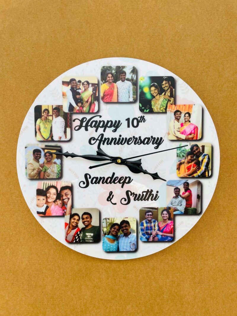 Wall clock with photos and message - Bubbly Decors