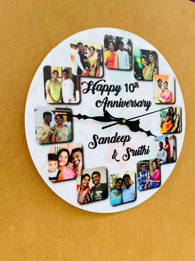 Wall clock with photos and message - Bubbly Decors