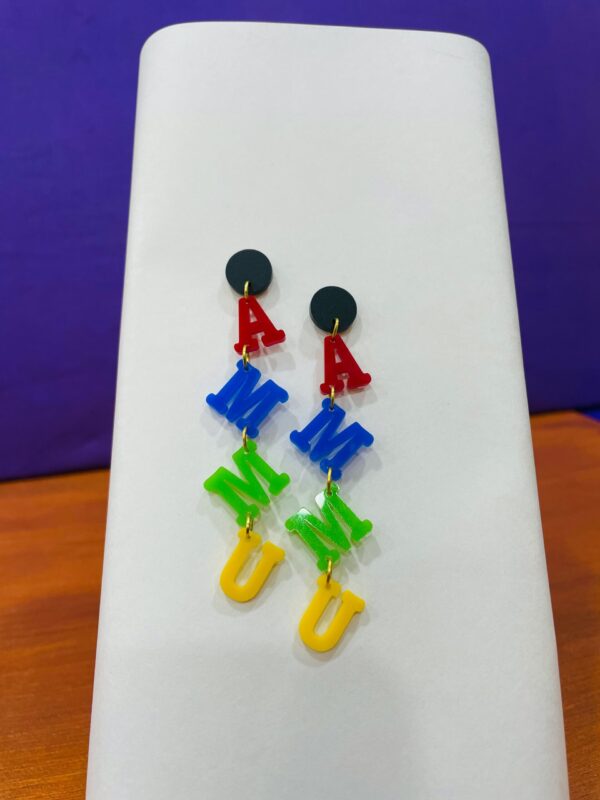 name earrings - Bubbly Decors