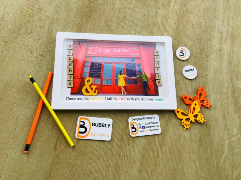 Photo frame with Scribble names - Bubbly Decors