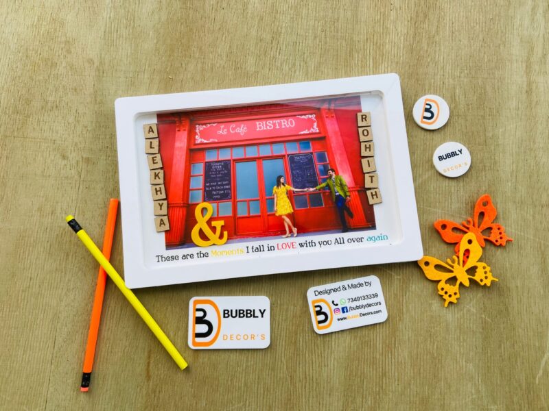 Photo frame with Scribble names - Bubbly Decors