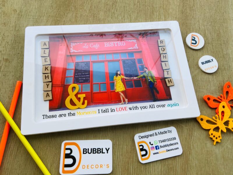 Photo frame with Scribble names - Bubbly Decors