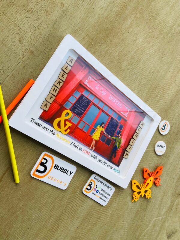 Photo frame with Scribble names - Bubbly Decors