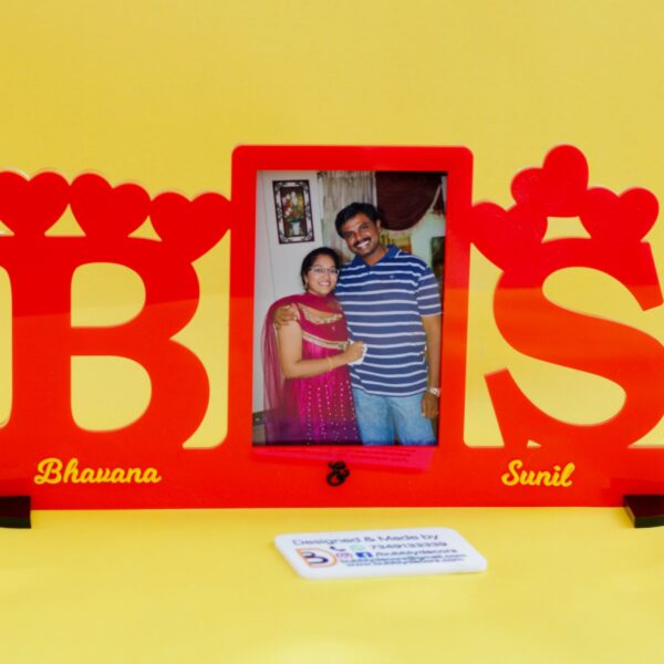 Couple Letter Frame - Bubbly Decors