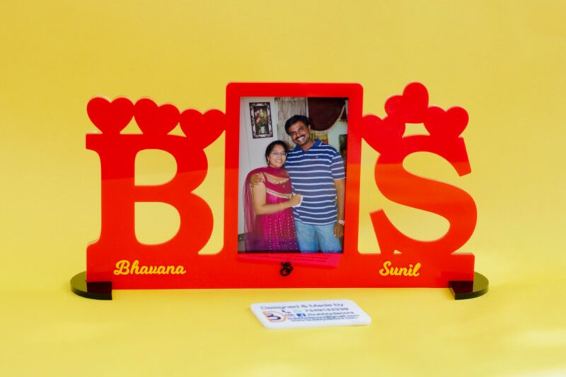 Couple Letter Frame - Bubbly Decors