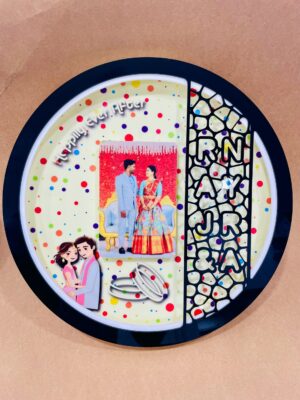 Pattern Round frame with photo and name - Bubbly Decors