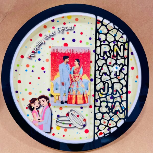 Pattern Round frame with photo and name - Bubbly Decors