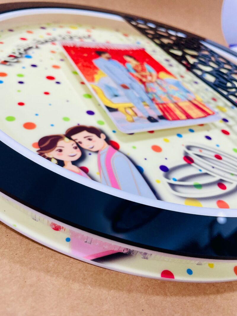 Pattern Round frame with photo and name - Bubbly Decors