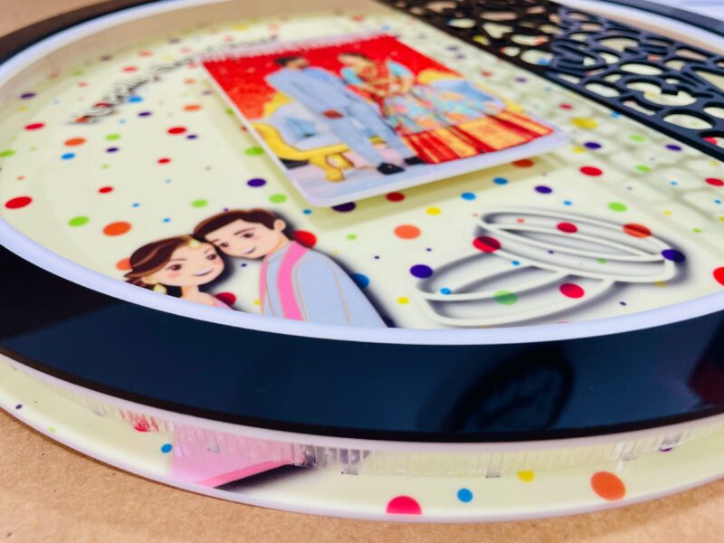 Pattern Round frame with photo and name - Bubbly Decors