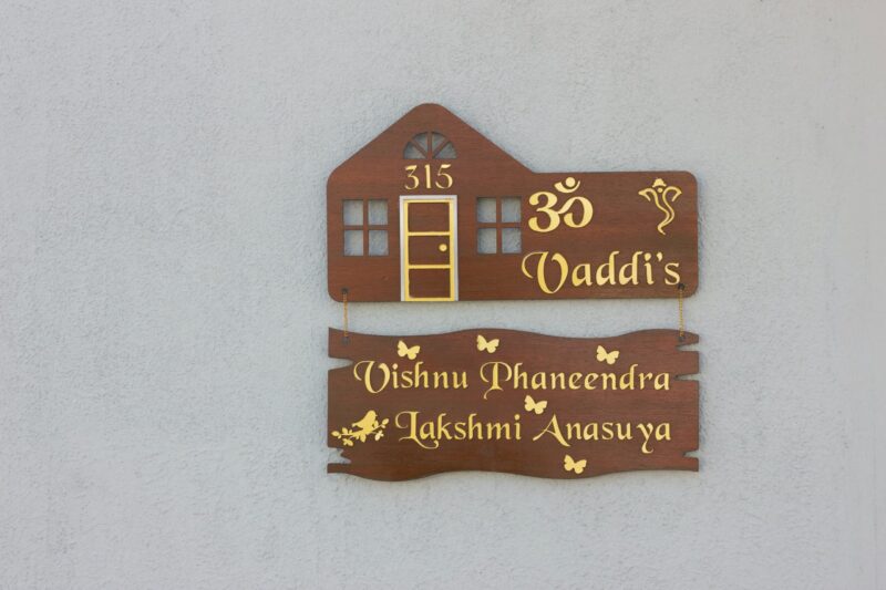 Name Board Wood Veneer 2 Steps - Bubbly Decors