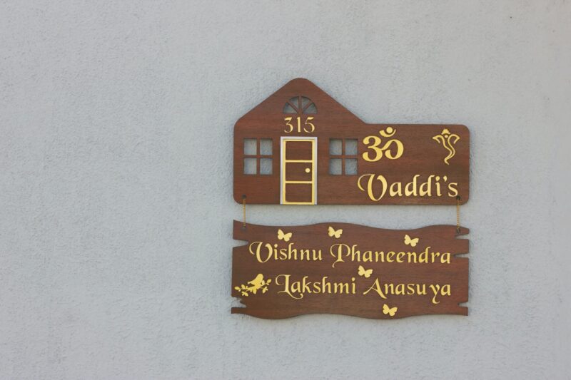 Name Board Wood Veneer 2 Steps - Bubbly Decors