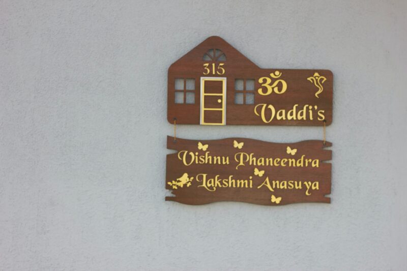 Name Board Wood Veneer 2 Steps - Bubbly Decors