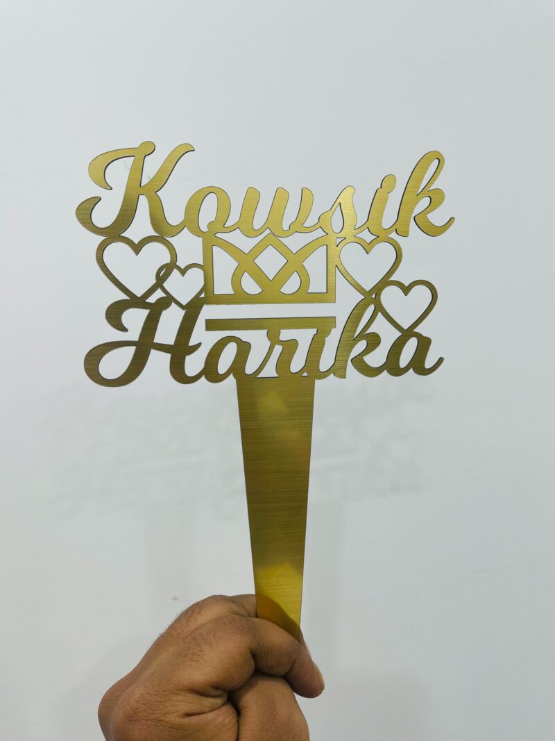 cake topper couple names king hearts - Bubbly Decors
