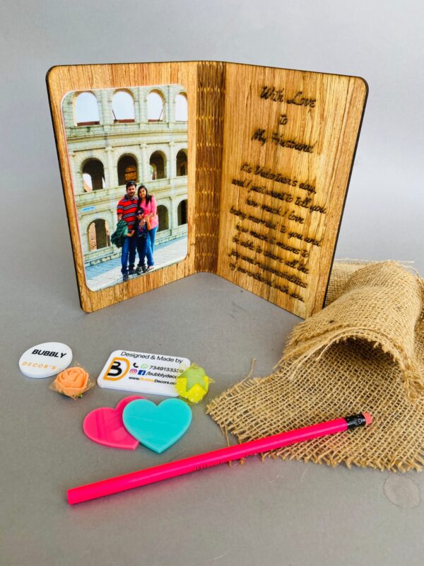 wood greeting heart faces - Bubbly Decors
