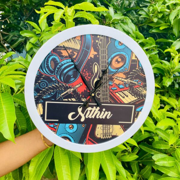Pattern clock name customised - Bubbly Decors