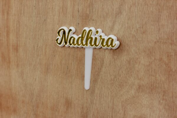 cake topper name - Bubbly Decors