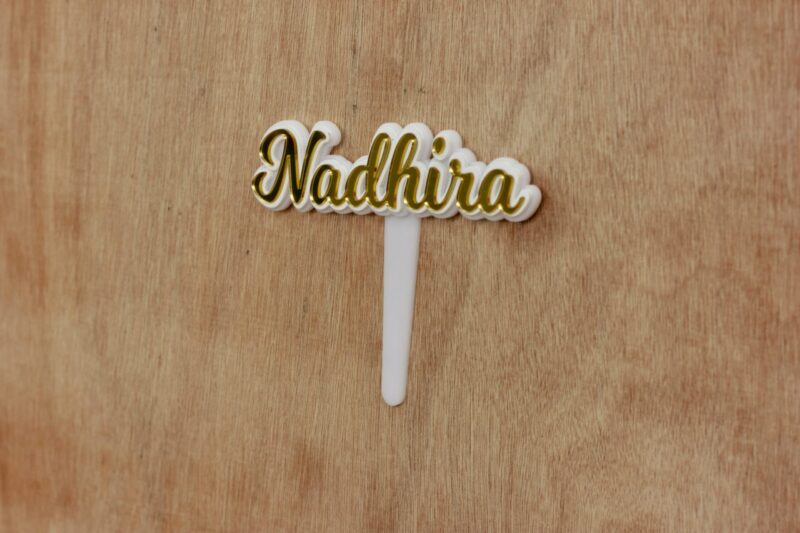 cake topper name - Bubbly Decors
