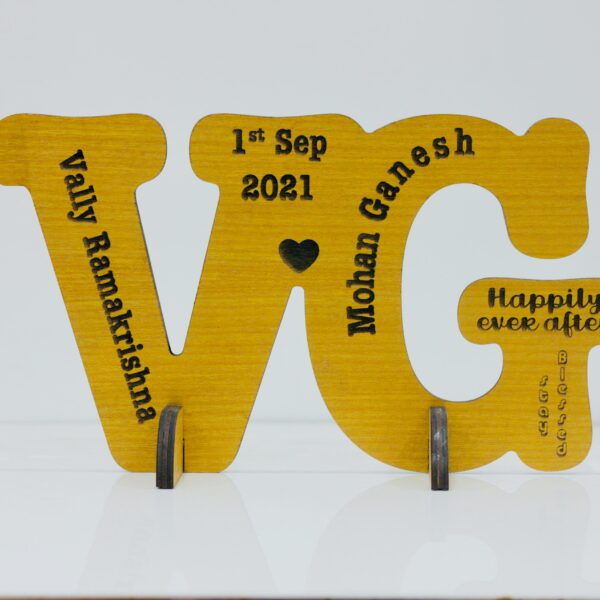 Wooden logo for couples - Bubbly Decors