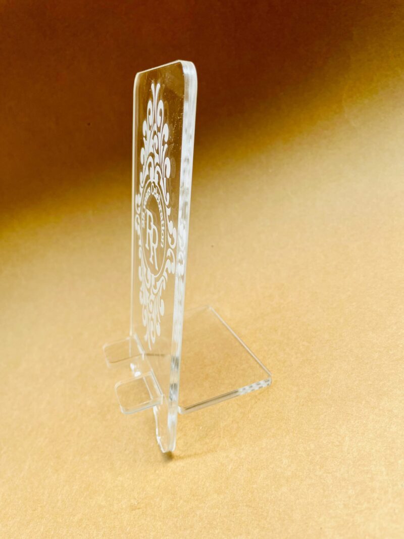 Mobile stand with mono logo - Bubbly Decors