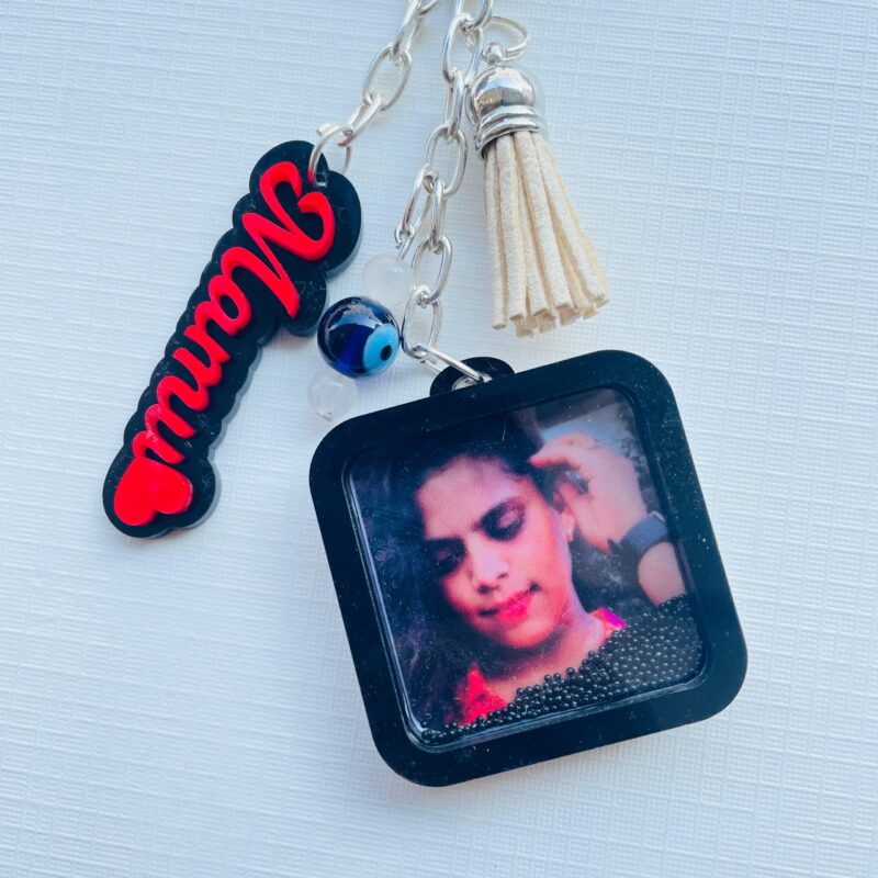 Photo keychain with name - Bubbly Decors