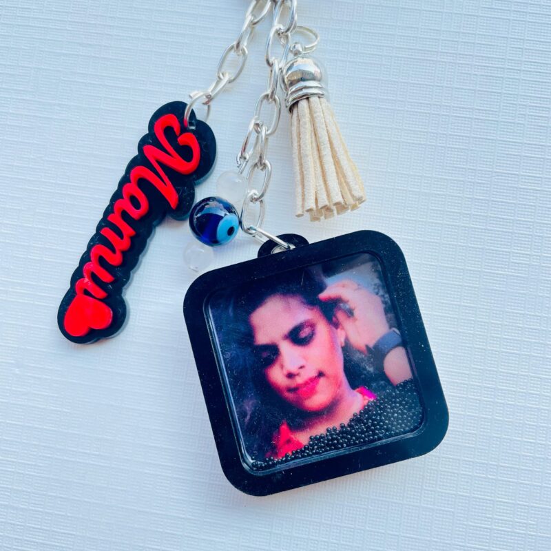 Photo keychain with name - Bubbly Decors