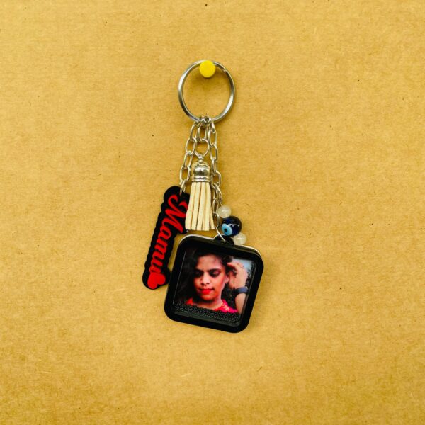Photo keychain with name - Bubbly Decors