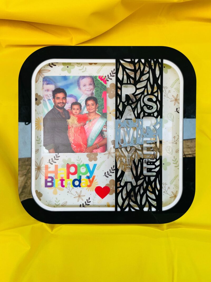 Pattern Square frame with photo and name - Bubbly Decors