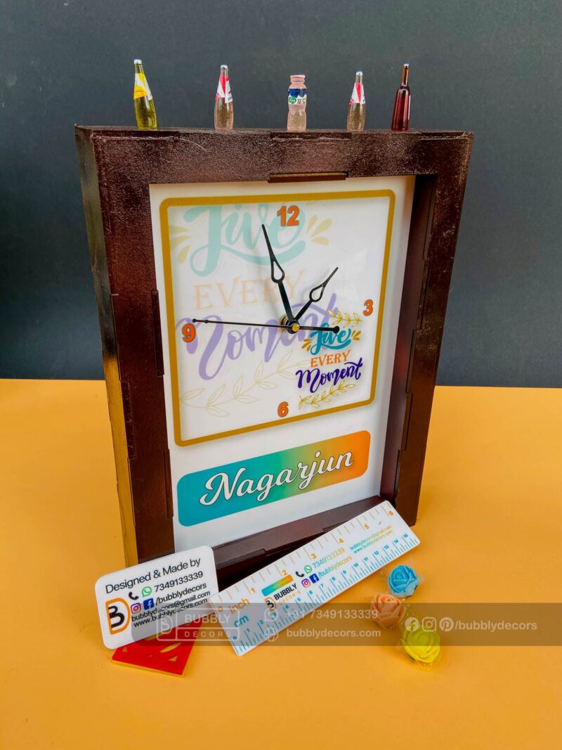 Box name Clock - Bubbly Decors