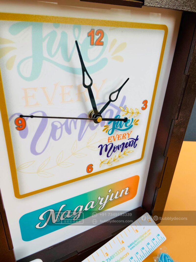 Box name Clock - Bubbly Decors