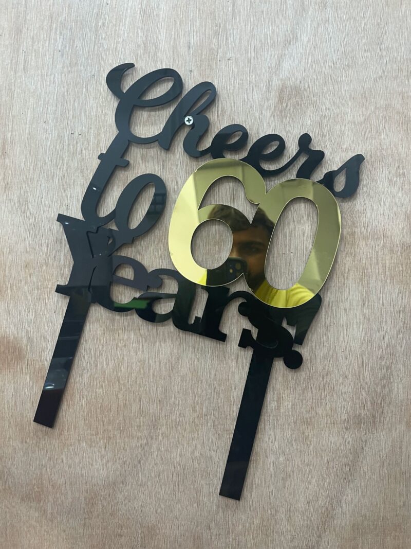 Cake topper 60 years - Bubbly Decors