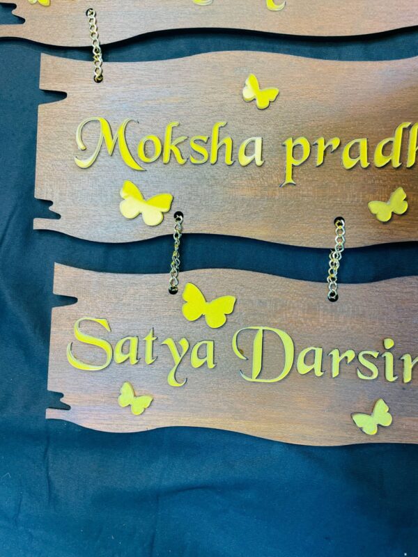 Name Board couple and 2 kids - Bubbly Decors