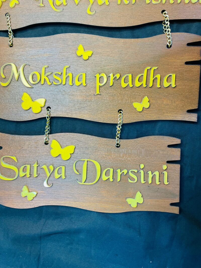 Name Board couple and 2 kids - Bubbly Decors