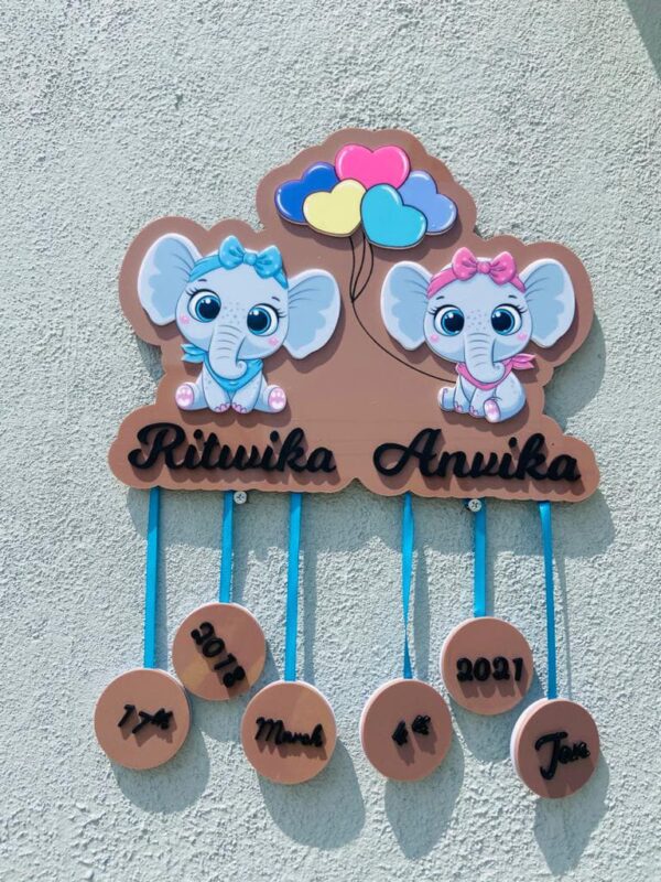 baby details frame two elephants themed - Bubbly Decors