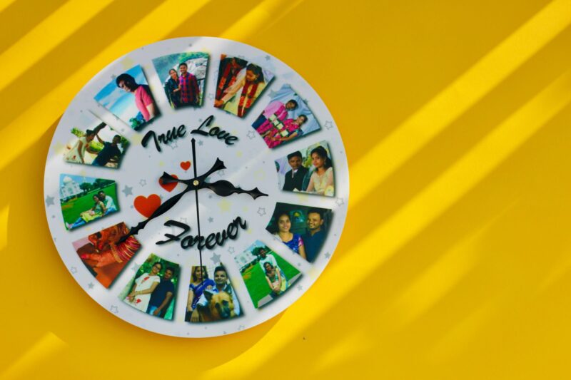 Wall clock 12 photos - Bubbly Decors